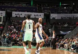 清晨体能课后；费城76人外线爆发备战NBA季后赛；震撼外界；阵容厚度经受考验