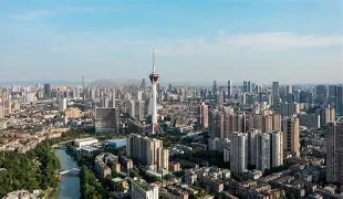 成都蓉城训练开放日；窗口期内部沟通引欢呼；德国杯在即；身体对抗强度拉满